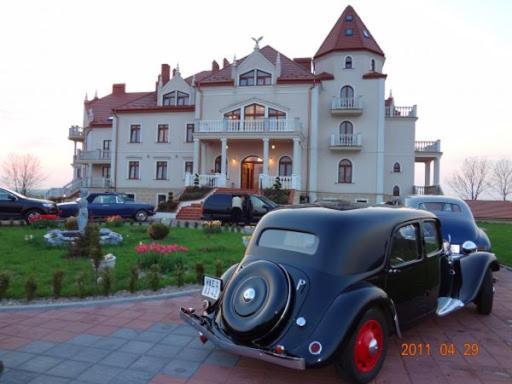 Palac Koronny Noclegi & Wypoczynek Wodzisław Exterior foto